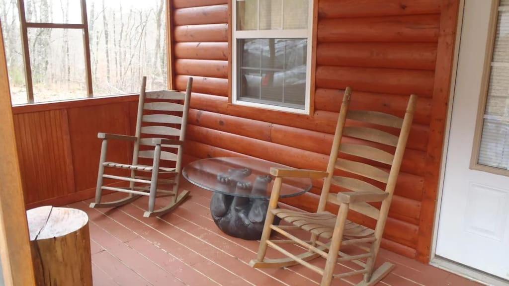 Gas Fireplace, Firepit, And Cedar Adirondack Chair Spencer Εξωτερικό φωτογραφία