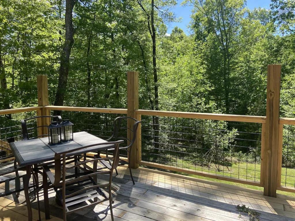 Gas Fireplace, Firepit, And Cedar Adirondack Chair Spencer Εξωτερικό φωτογραφία