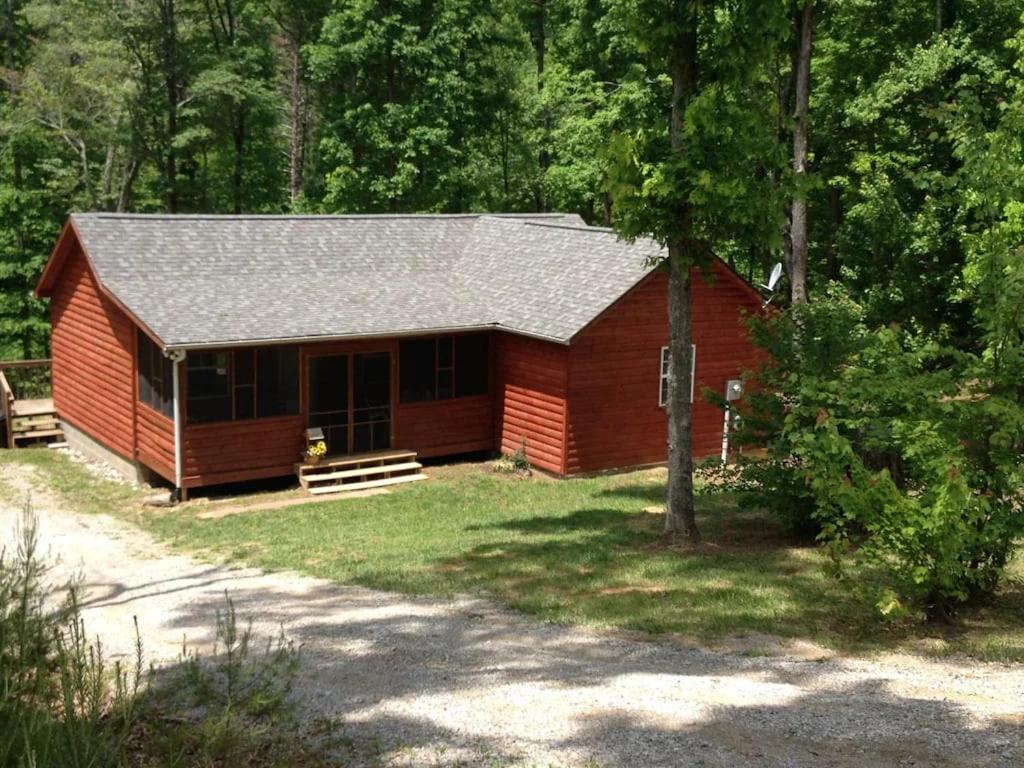 Gas Fireplace, Firepit, And Cedar Adirondack Chair Spencer Εξωτερικό φωτογραφία